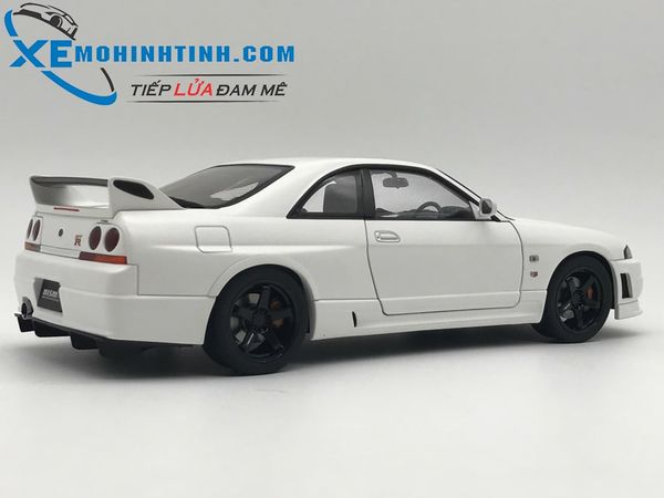 Nissan Skyline GT-R R-Tune (R33) Autoart 1:18 (Trắng)