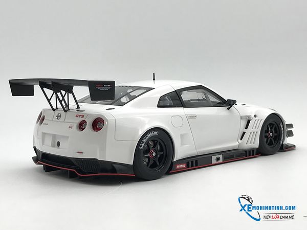 MH NISSAN GT-R NISMO GT3 1:18 AUTOART (WHITE)