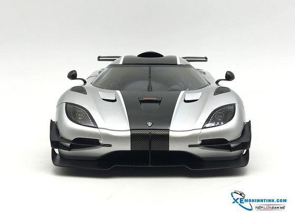 1/18 KOENIGSEGG ONE : 1 (MOON GREY/CARBON BLACK /ORANGE ACCENTS)