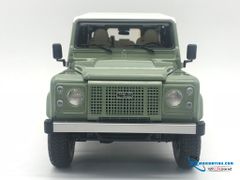 Xe Mô Hình Land Rover Defender 110 1:18 Almost Real ( Xanh 4 cửa )