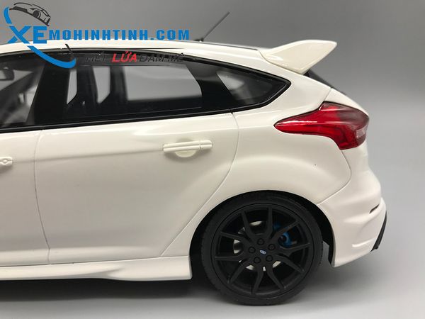 XE MÔ HÌNH FORD FOCUS RS 2015 1:18 OTTO (TRẮNG)