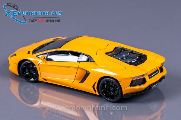 Xe Mô Hình Lamborghini Aventador Lp700-4 1:18 Welly-Fx (Vàng)