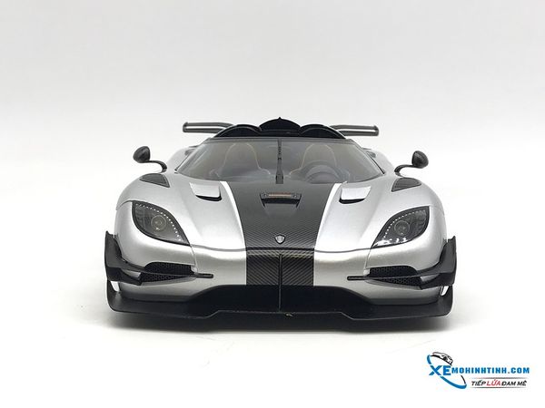 1/18 KOENIGSEGG ONE : 1 (MOON GREY/CARBON BLACK /ORANGE ACCENTS)