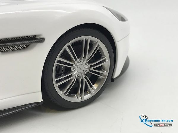 1/18 ASTON MARTIN VANQUISH (GLOSSY WHITE)