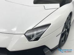 1/18 LAMBORGHINI AVENTADOR J (WHITE)