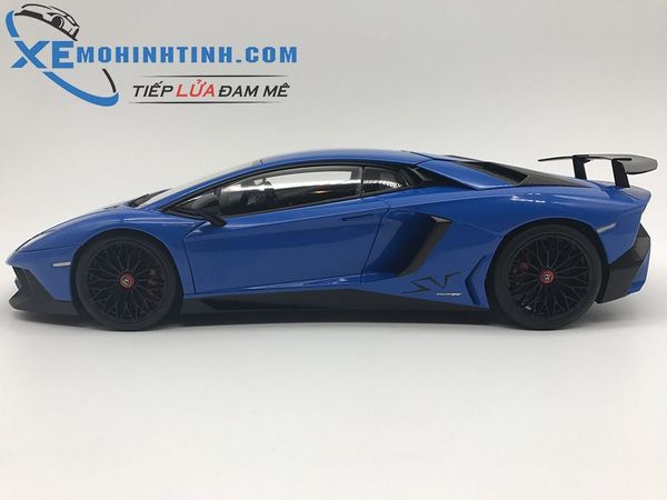 1/18 LAMBORGHINI AVENTADOR LP750-4 SV (BLU LEMANS/BLUE)