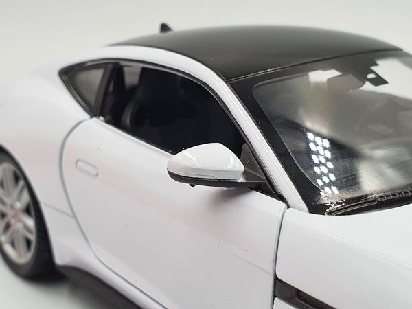 XE MÔ HÌNH JAGUAR F TYPE 1:24 WELLY (TRẮNG)