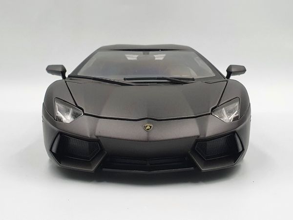 XE MÔ HÌNH LAMBORGHINI AVENTADOR LP700 1:18 WELLY-FX (ĐEN)