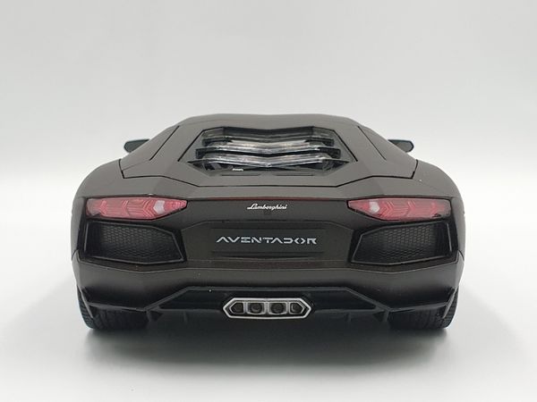 XE MÔ HÌNH LAMBORGHINI AVENTADOR LP700 1:18 WELLY-FX (ĐEN)