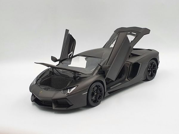 XE MÔ HÌNH LAMBORGHINI AVENTADOR LP700 1:18 WELLY-FX (ĐEN)