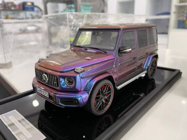 Xe Mô Hình Mercedes Benz G63 AMG 2019 Limited 66 1:18 Motorhelix ( Tím Biến Màu )