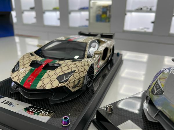 Xe Mô Hình Lamborghini Aventador 2.0 GUCCI 1:18 Liberty Walks