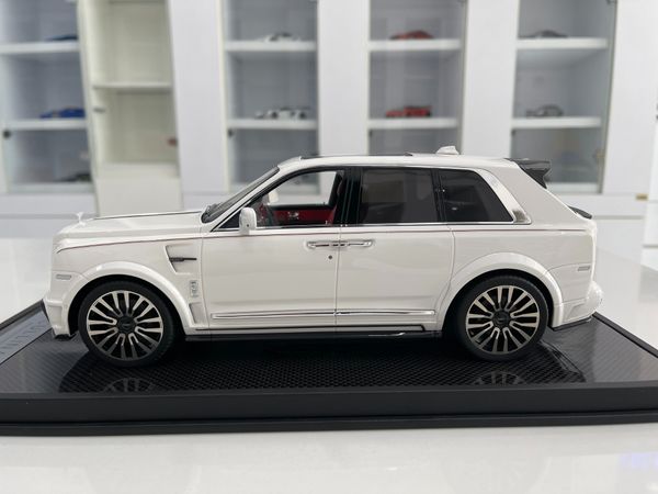 Xe Mô Hình Rolls-Royce Cullinan 1:18 Fuelme (Trắng)