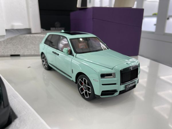 Xe Mô Hình Rolls-Royce Cullinan 1:18 KengFai ( Tifanny Blue )