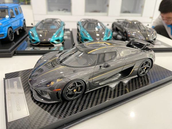 Xe Mô Hình Koenigsegg Regera 1:18 FrontiArt ( Carbon Gold )