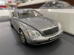 Xe Mô Hình Mercedes-Benz MayBach 57 SWB 1:18 Autoart (Xám)