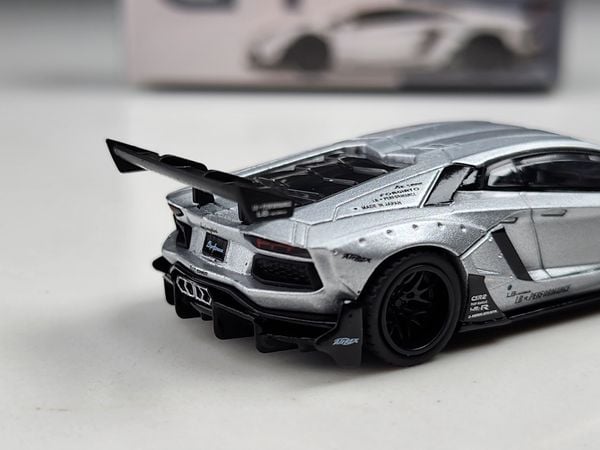 Xe mô hình Lamborghini Aventador Limited Edittion Matt Silver LHD 1:64 MiniGT ( Bạc )