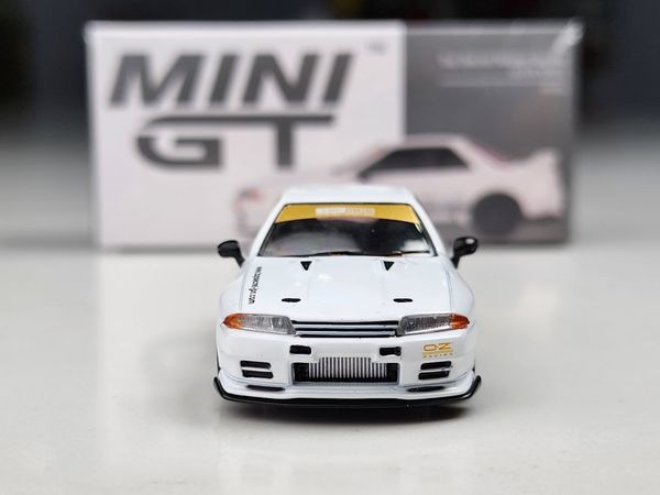 Xe mô hình Nissan Skyline GT-R (R34) V-Spec N1 White RHD 1:64 MiniGT ( Trắng )