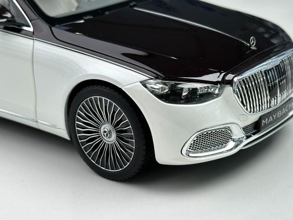 Xe Mô Hình Mercedes-Maybach S-Class 2021 1:18 Norev ( Trắng Mui Đen/ Mâm Vành )