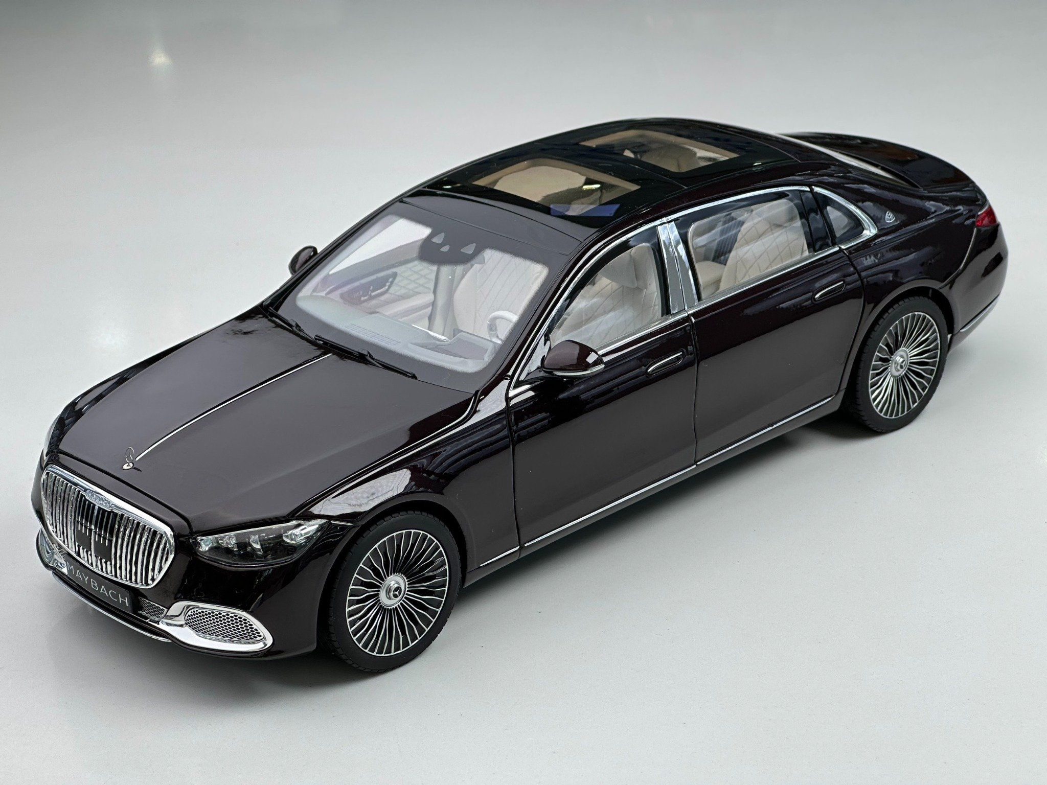 Mô hình xe Mercedes Benz Maybach S600 tỉ lệ 132 màu đen Full Open có đèn  và âm thanh cực đẹp  Shopee Việt Nam