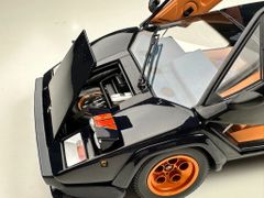 Xe Mô Hình Lamborghini Countach Walter Wolf 3 1/18 Kyosho ( Đen Nội Thất Xanh )