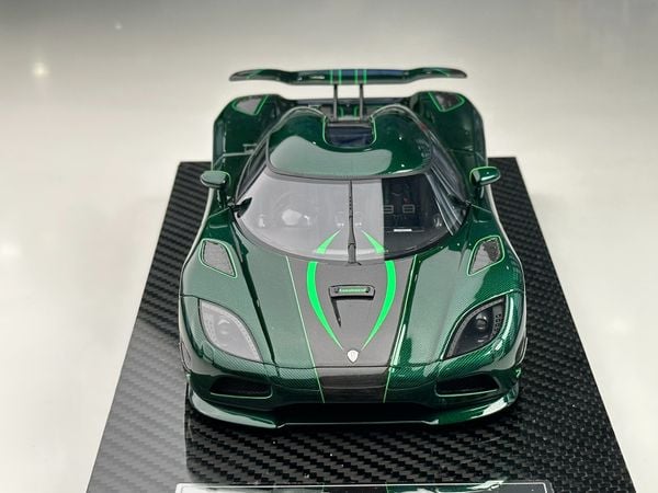 Xe mô hình Koenigsegg Agera S 1:18 FrontiArt ( Green Carbon )