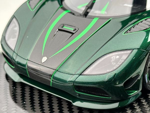 Xe mô hình Koenigsegg Agera S 1:18 FrontiArt ( Green Carbon )