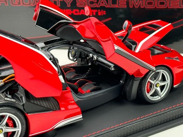 Ferrari LaFerrari Rosso Corsa 322 1:18 BBR (Đỏ Mui Đen Viền Trắng) Limited