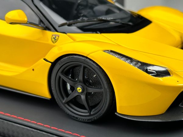 Xe Mô Hình Ferrari LaFerrari 1:18 BBR Models ( Vàng ) Limited