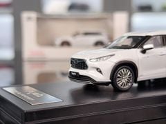 Xe Mô Hình Toyota Highlander 1:64 LCD ( Trắng )