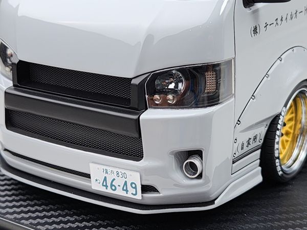 Xe mô hình T*S*D Works Hiace 1:18 Ignition Model (Gray)