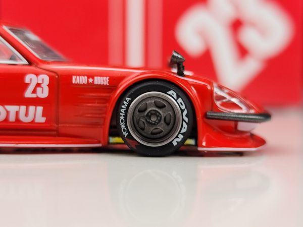 Xe Mô Hình Datsun KAIDO Fairlady Z MOTUL V2 (Đuôi Cao) 1:64 MiniGT (Hộp Đỏ)