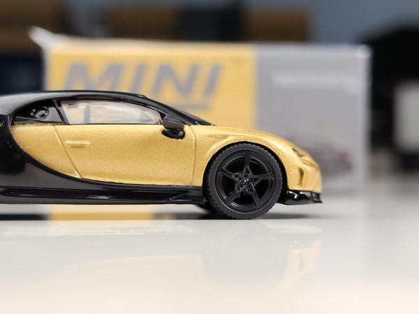 Xe mô hình Bugatti Chiron Super Sport 1:64 MINIGT (Gold)