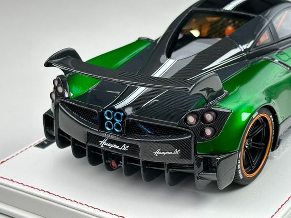 Xe mô hình Pagani Huayra BC 1:18 One Model ( Xanh Lá Mui Đen )