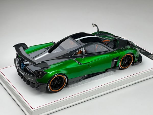 Xe mô hình Pagani Huayra BC 1:18 One Model ( Xanh Lá Mui Đen )