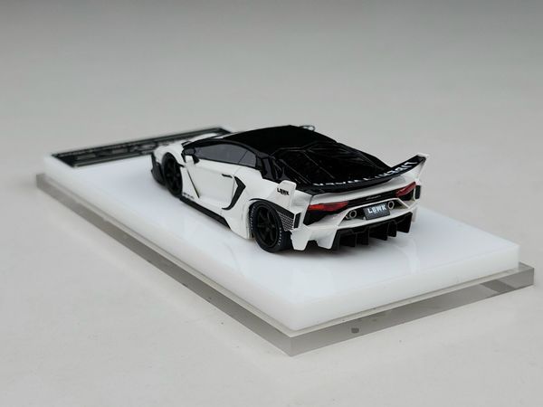 Xe Mô Hình LB-Silhouette Works Aventador GT EVO 1:64 ScaleMini ( White )