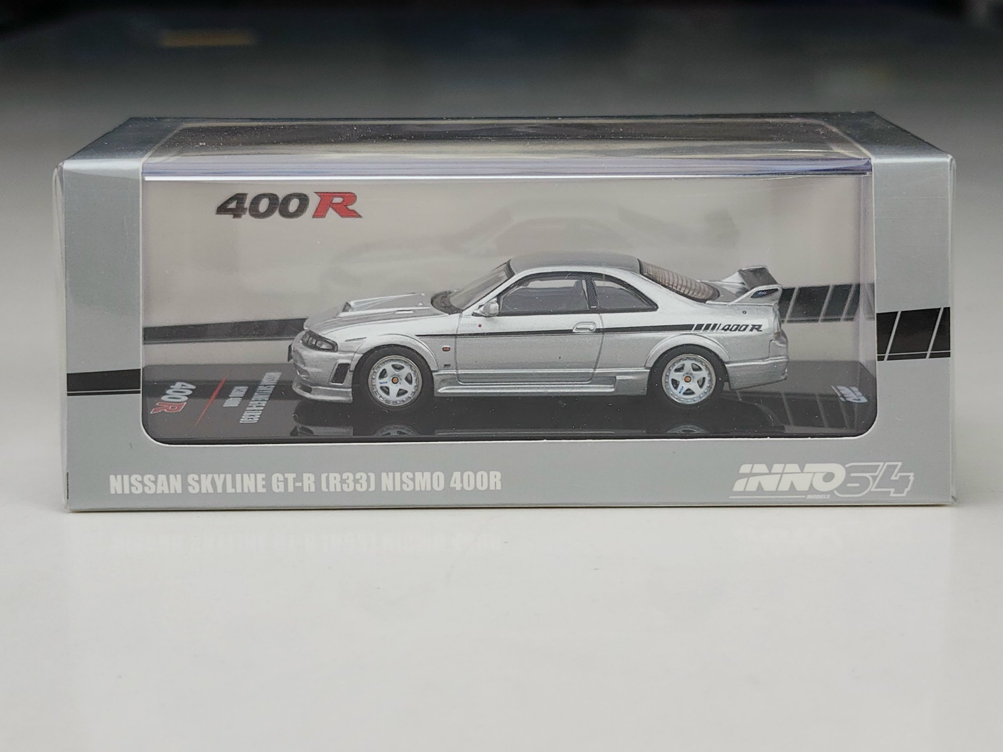 Xe mô hình Nissan Skyline GT-R (R33) Nismo 400R 1:64 Inno