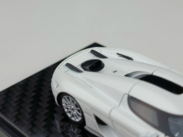 Xe Mô Hình Koenigsegg Regera 1:64 FrontiArt ( Pearl White )