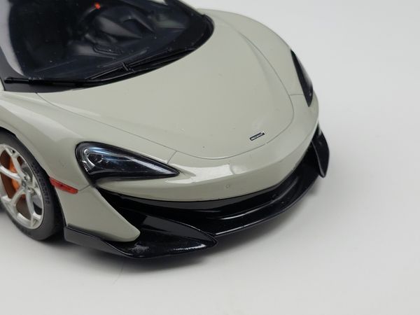 Xe mô hình McLaren 600LT Coupe-Blade Silver 1:18 Solido (Xám)