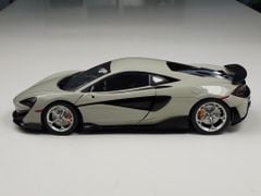 Xe mô hình McLaren 600LT Coupe-Blade Silver 1:18 Solido (Xám)