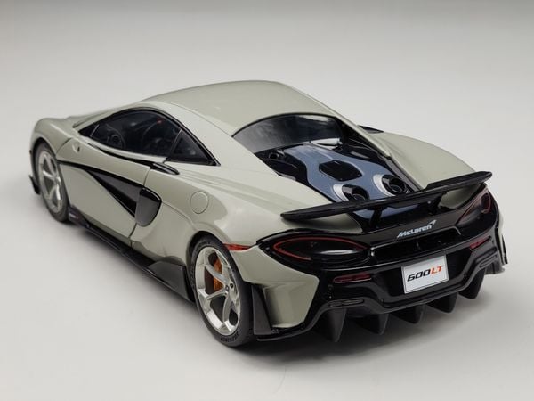 Xe mô hình McLaren 600LT Coupe-Blade Silver 1:18 Solido (Xám)