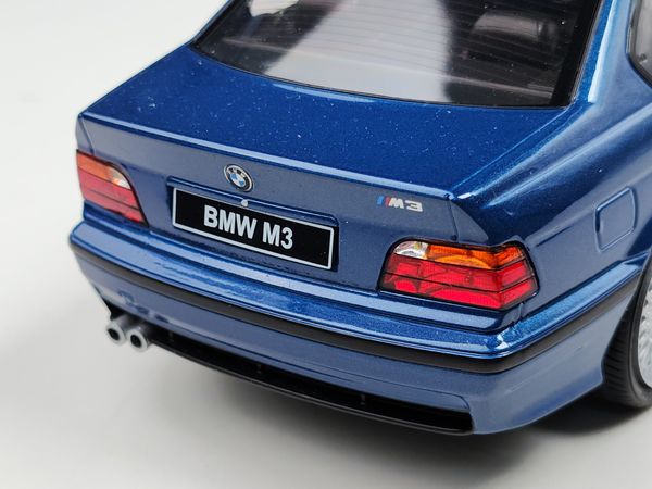 Xe mô hình BMW E36 M3 Coupe-Avus Blue-1994 1:18 Solido (Xanh)