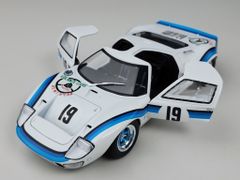 Xe mô hình Ford GT40 MK1 1:18 Solido (Trắng Viền Xanh)