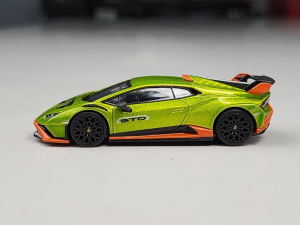 Xe mô hình Lamborghini Huracan STO 1:64 MINIGT ( Xanh Metallic)