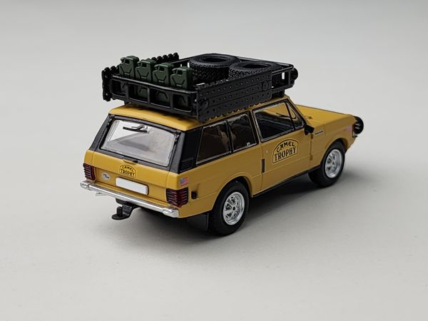 Xe Mô Hình Range Rover 1982 Camel Trophy Papua 1:64 MiNIGT ( Vàng Đất )