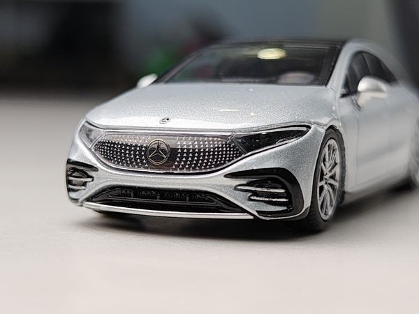 Xe Mô Hình Mercedes-Benz EQS 580 4MATIC 1:64 MiNiGT ( Silver )