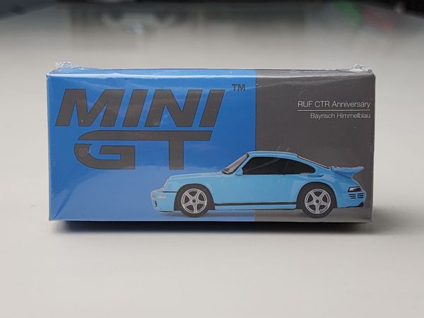 Xe Mô Hình Ruf CTR Anniversary 1:64 MiNiGT ( Xanh Baby )