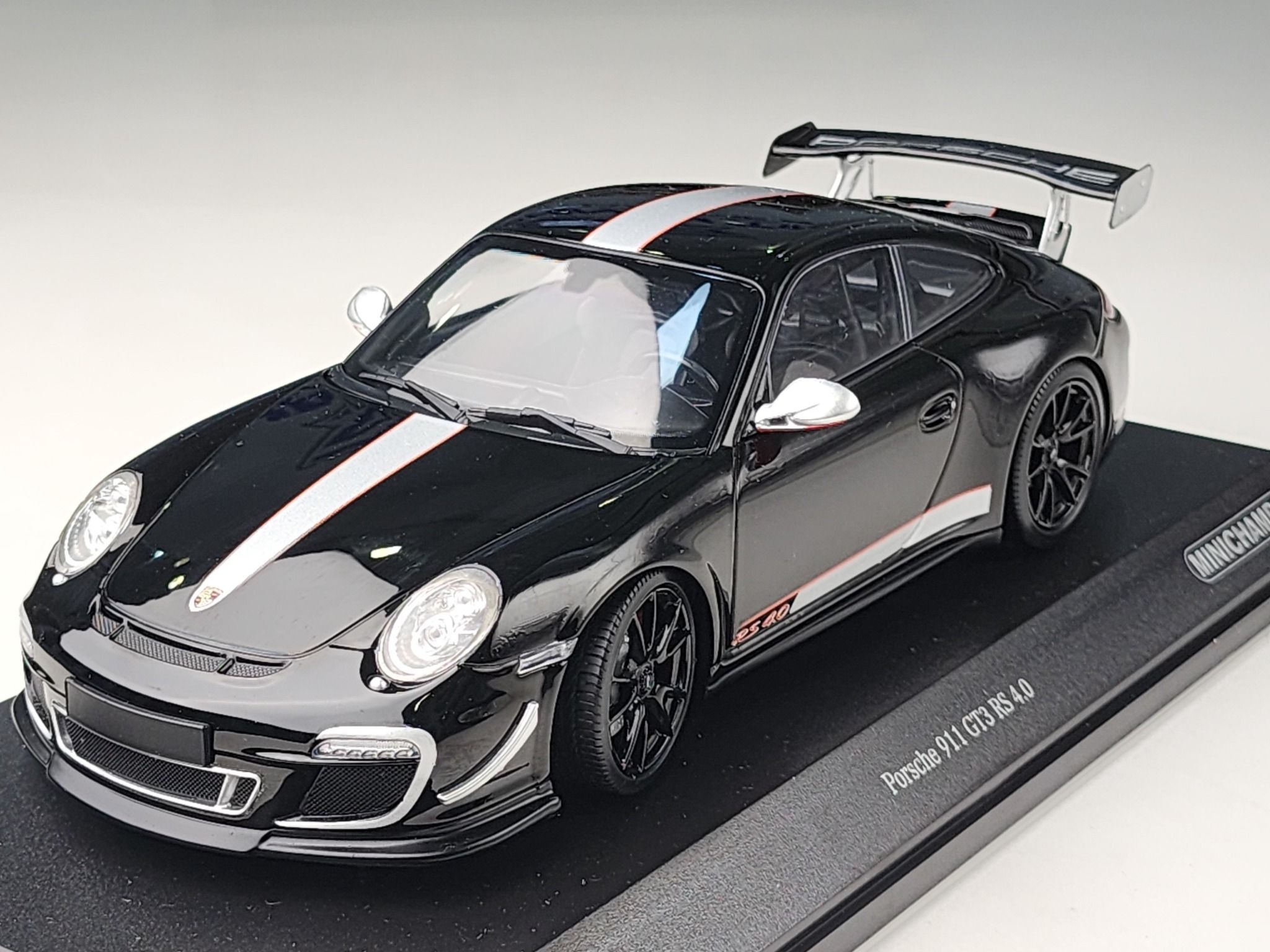 Xe Mô Hình Porsche 911 GT3 RS 4.0 2011 1:18 Mini Champs ( Đen