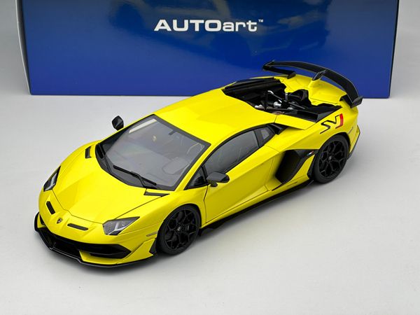 Xe Mô Hình Lamborghini Aventador SVJ 1:18 AUTOart ( Vàng )