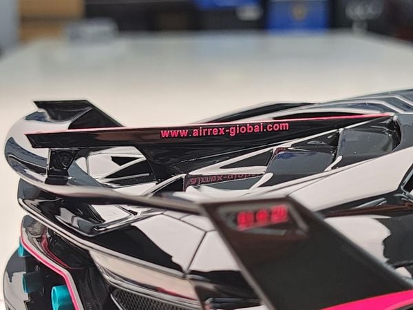 Xe Mô Hình Lamborghini Aventador GT EVO 1:18 Ivy Merit ( Black/Pink )